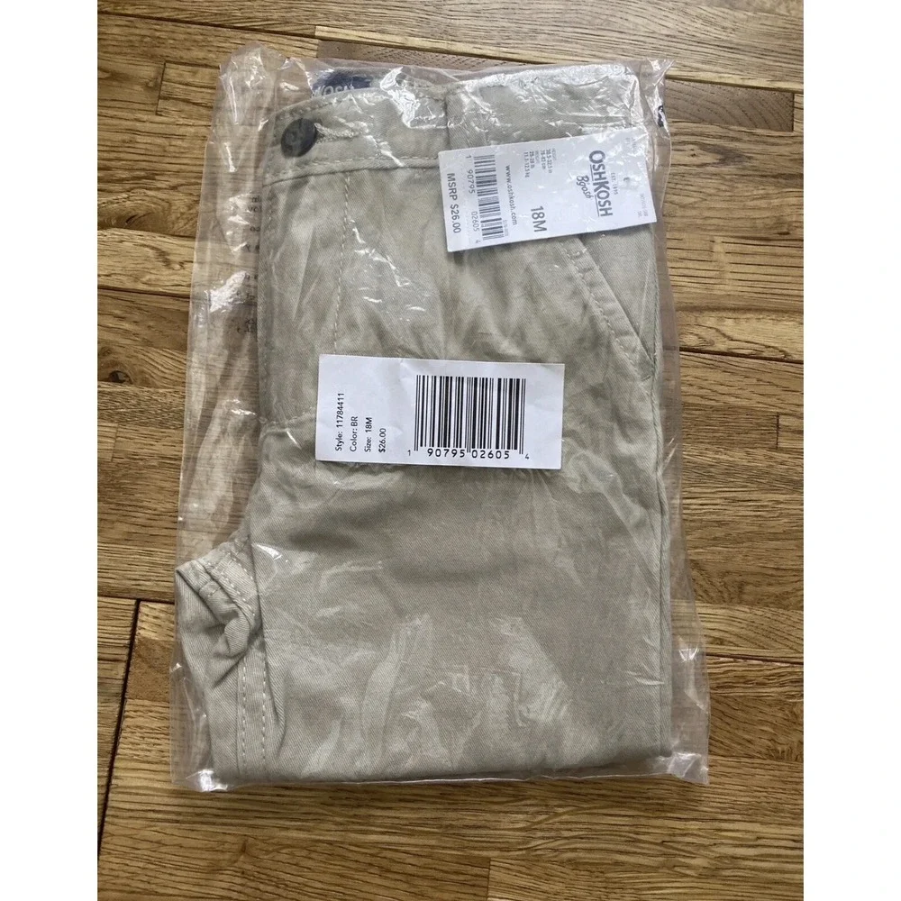 NWT- OshKosh B'gosh Boys Toddler Khaki Chino Pants 18‎ Mo
